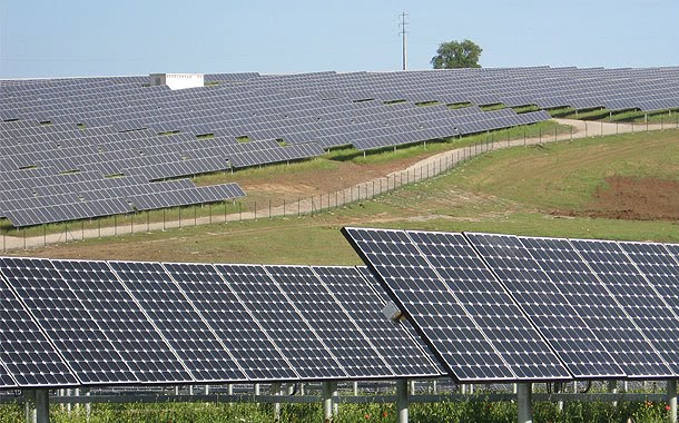 Panouri fotovoltaice pe terenuri agricole Panourile fotovoltaice nu pot fi intelese de guvernanti