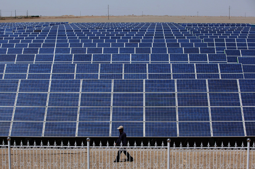 Acordul dintre C.E. şi China privind panourile solare intră în vigoare marţi Panouri solare fotovoltaice chineze