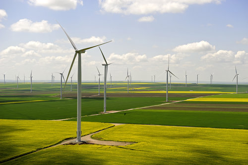 Cel mai mare parc eolian pe uscat din Europa, parcul CEZ din Constanța, a înregistrat o producție semnificativă de energie electrică turbine eoliene, centrale eoliene