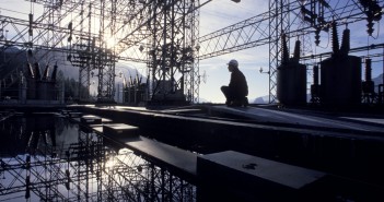 Energia pe care o consumăm reprezintă doar o treime din factura la energie electrică costuri ascunse factura electricitate
