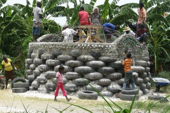 case_reciclate_in_haiti_solar-magazin.ro.jpg