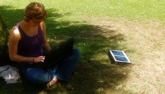 laptop_alimentat_solar_3.jpg laptop_alimentat_solar_3.jpg