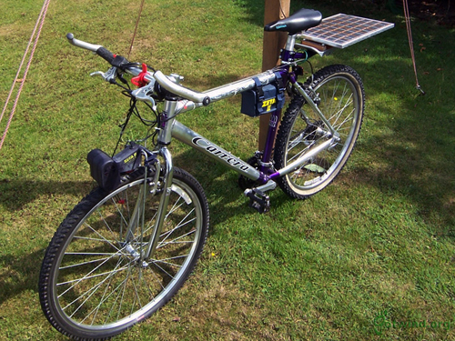 bicicleta alimentata solar
