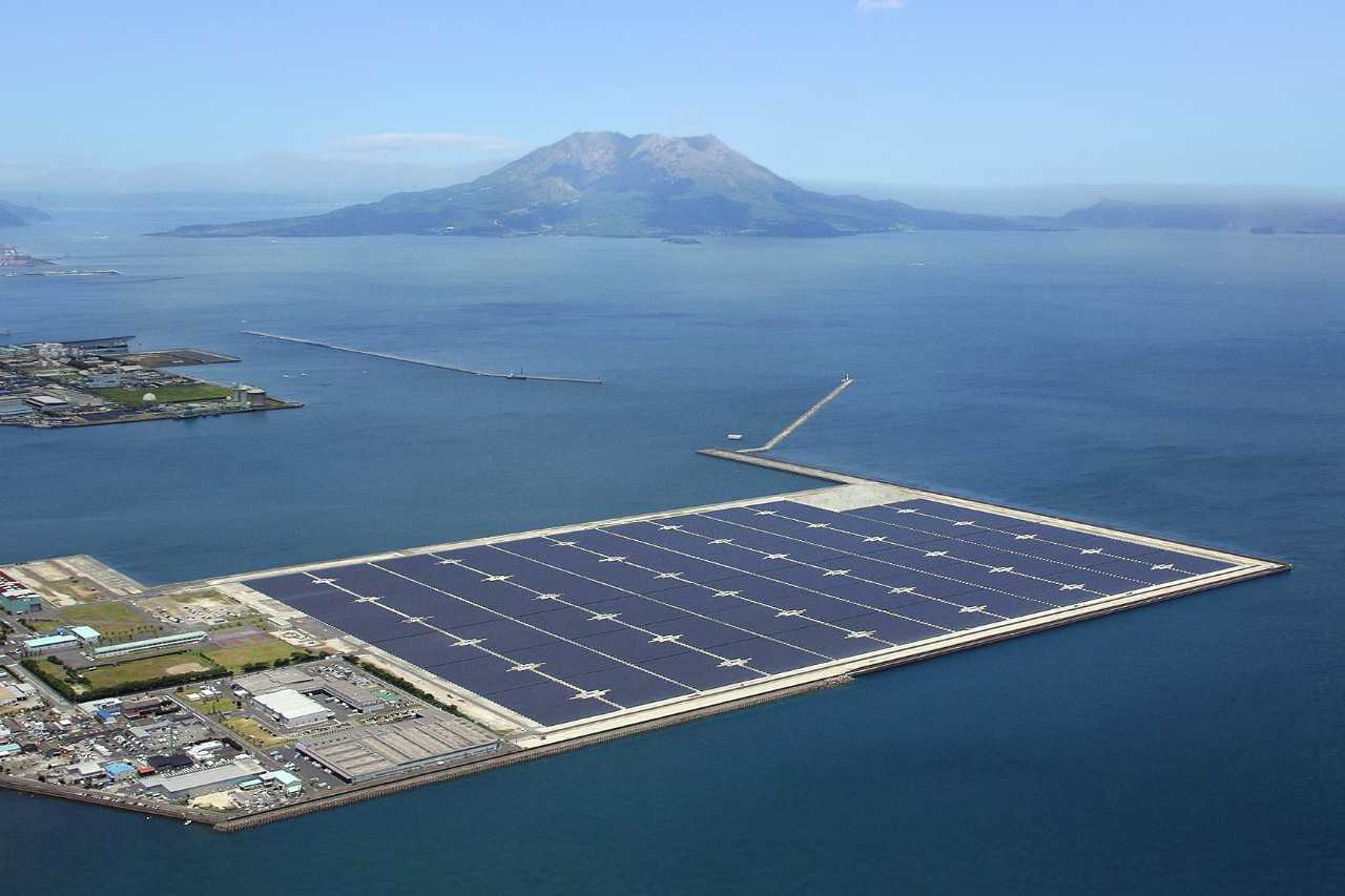 Ferme solare plutitoare