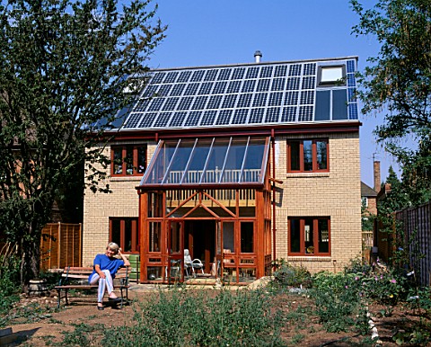 prima instalatie fotovoltaica din Marea Britanie