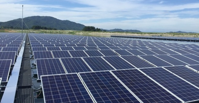 A fost inaugurată prima fermă solară plutitoare din Europa
